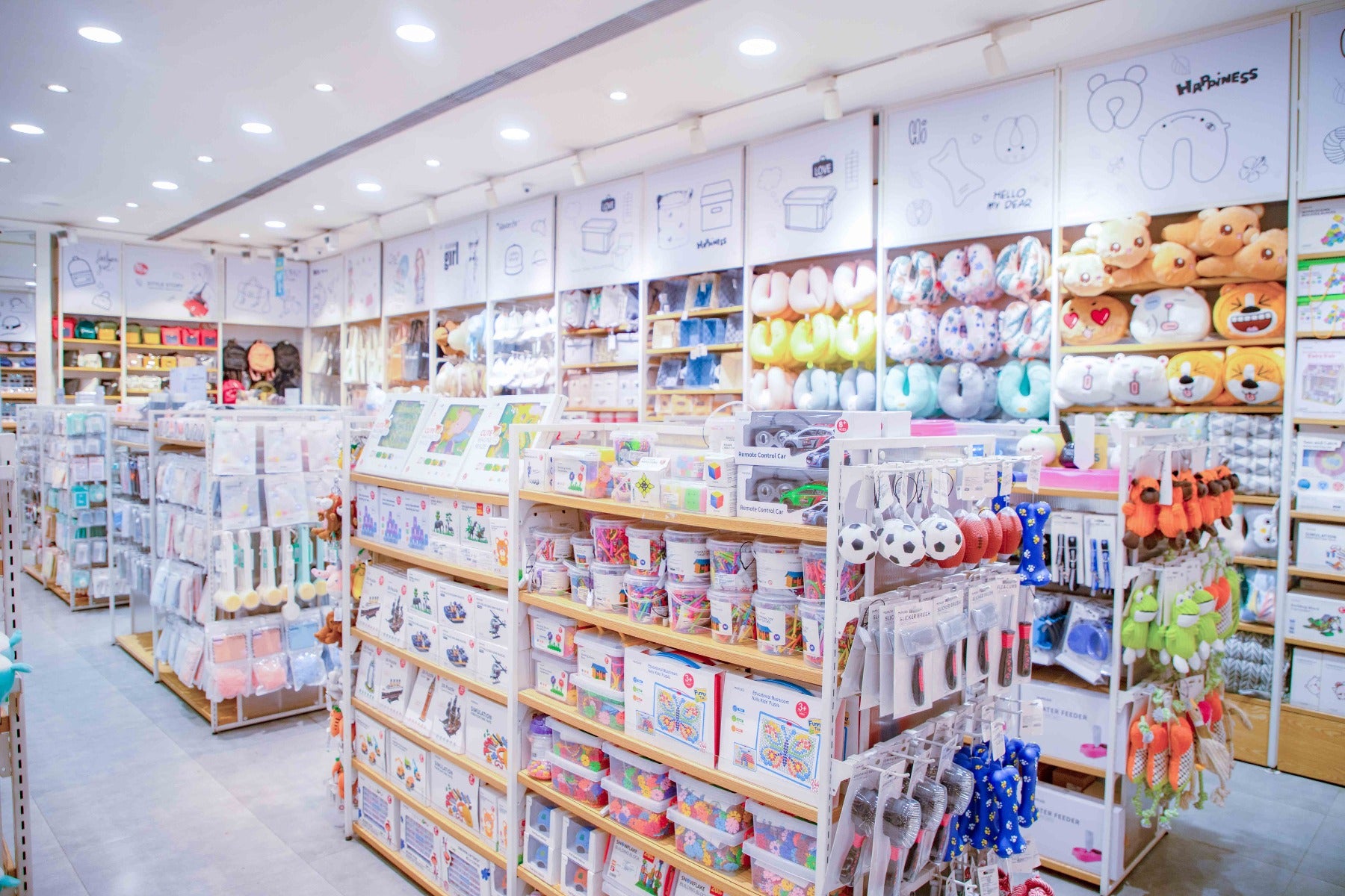 Diseño interior de una tienda de la red internacional MUMUSO